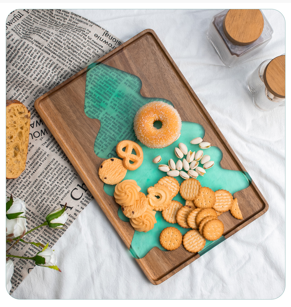 Christmas Tree Resin & Wood Tray – Festive Decorative Snack Platter